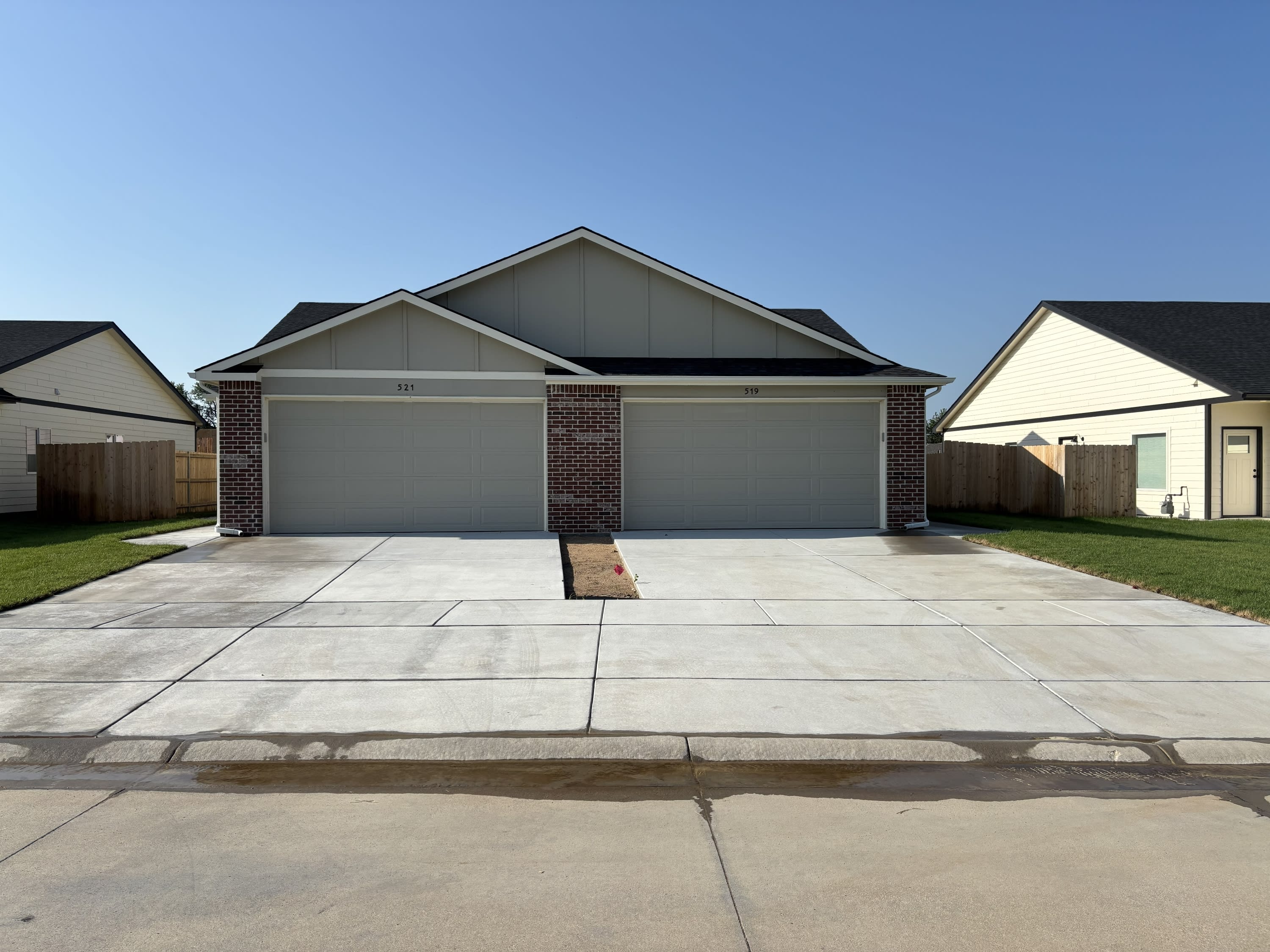 519 Briarbrook Ln – photo 1 of 11