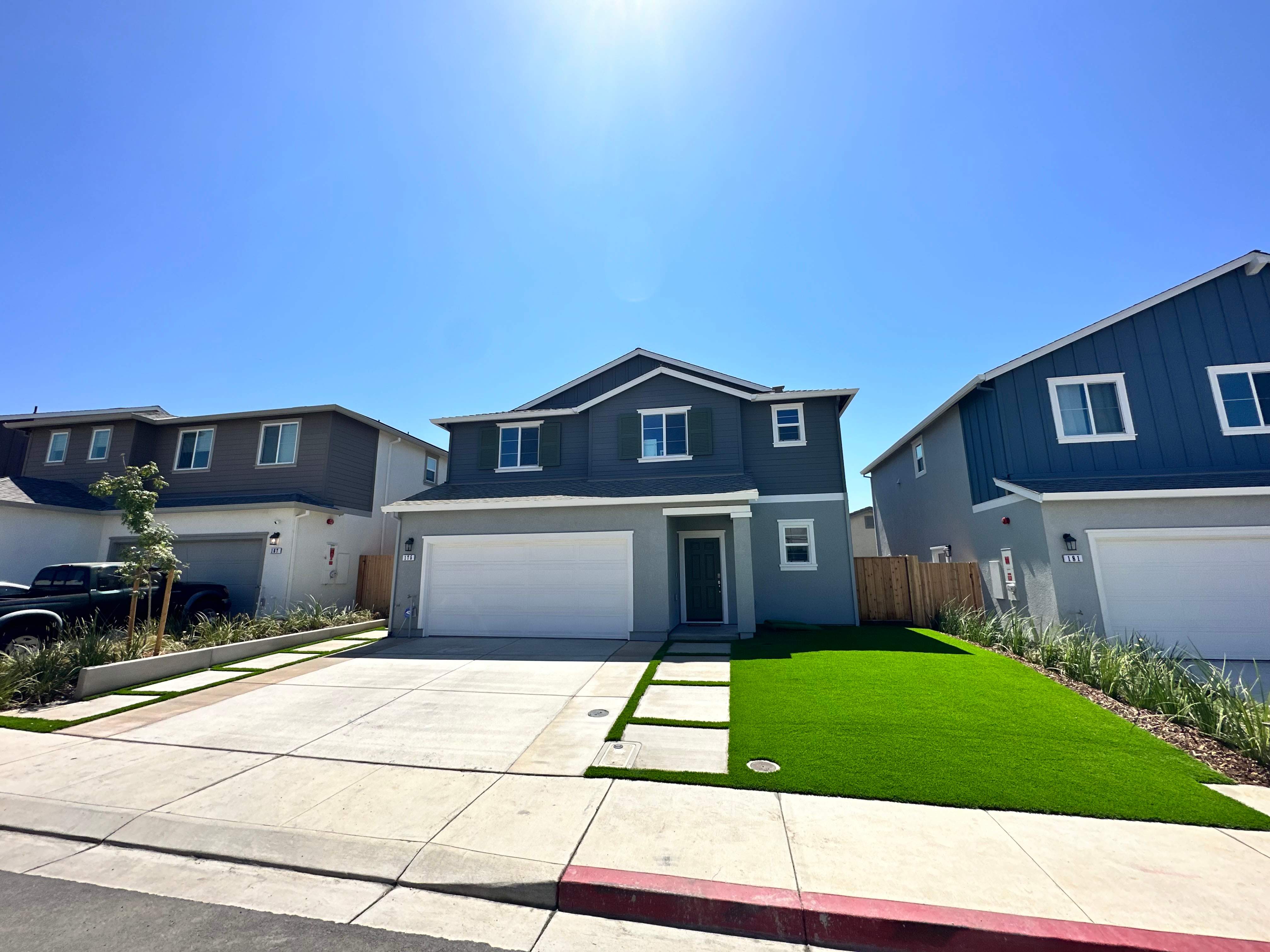 175 Frontier St – photo 1 of 20