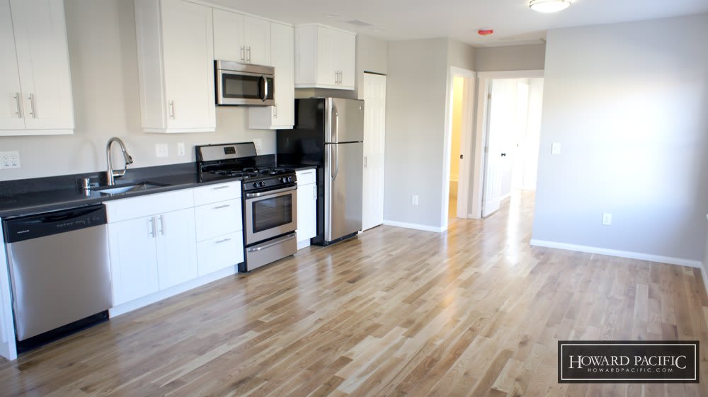 946 E 5Th Street – photo 1