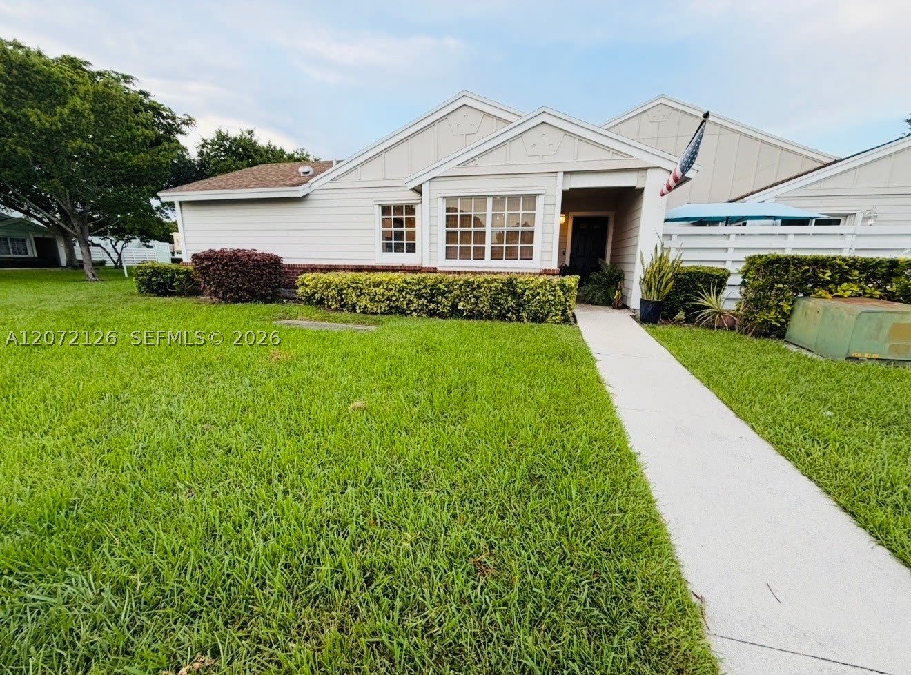 13724 SW 147th Cir Ln – photo 1 of 14