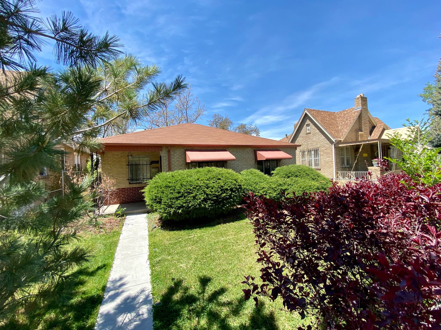 Beautiful 3 bed 2 bath home in Denver Available Mid September – photo 1