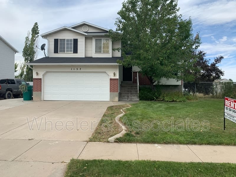 1157 N 2675 W – photo 1 of 211