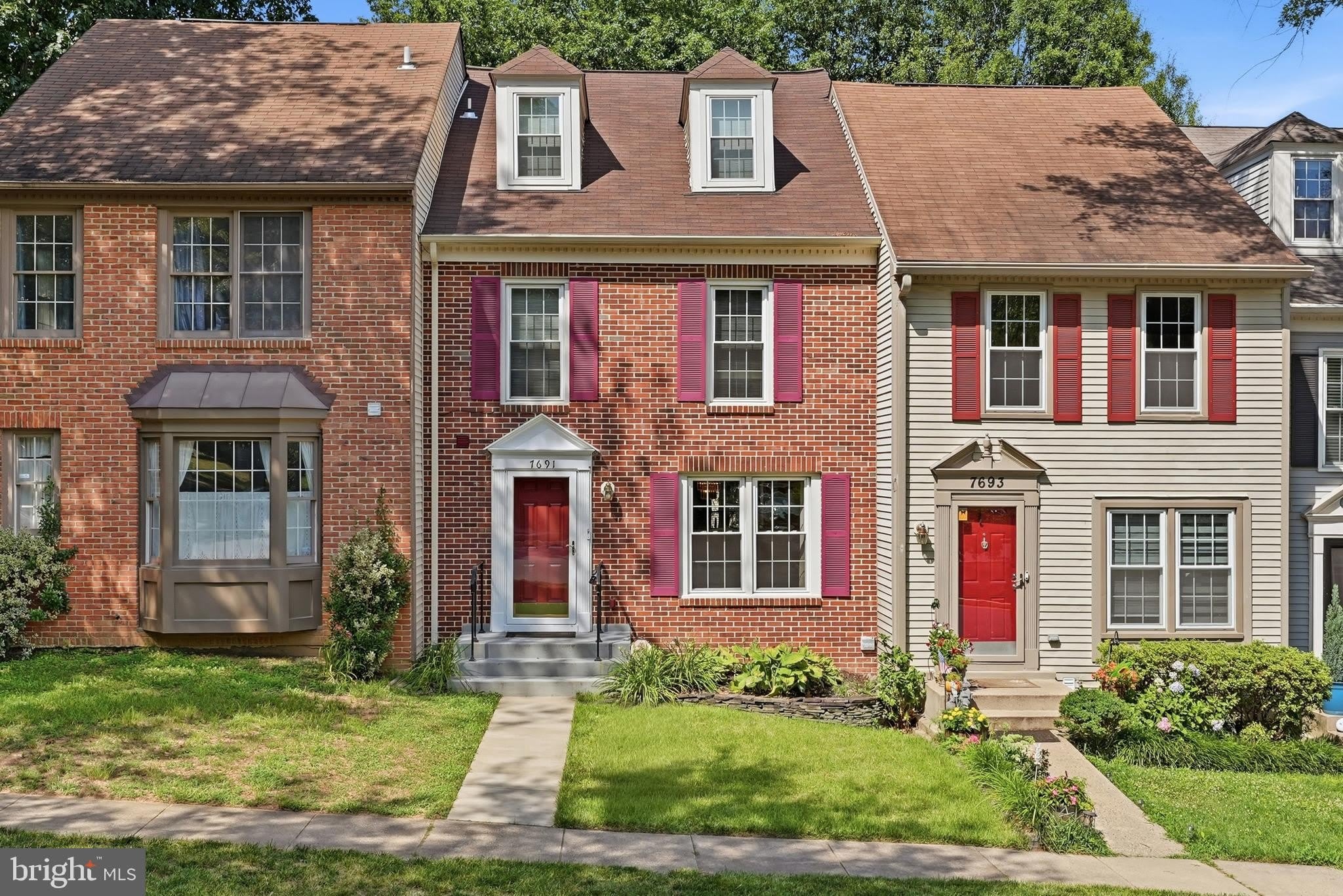 7691 NORTHERN OAKS Court – photo 1 of 38