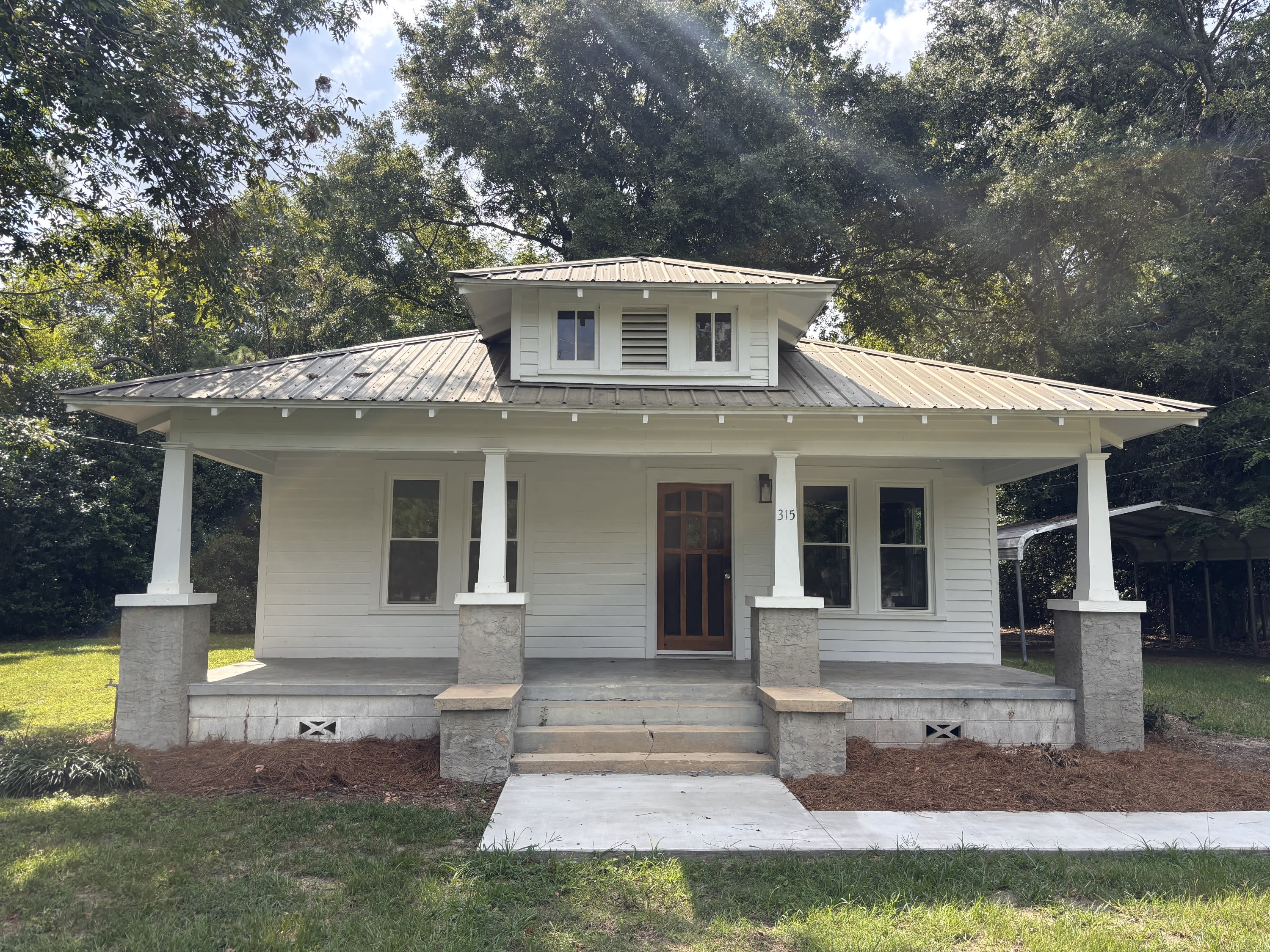 315 Dixie Street – photo 1 of 22