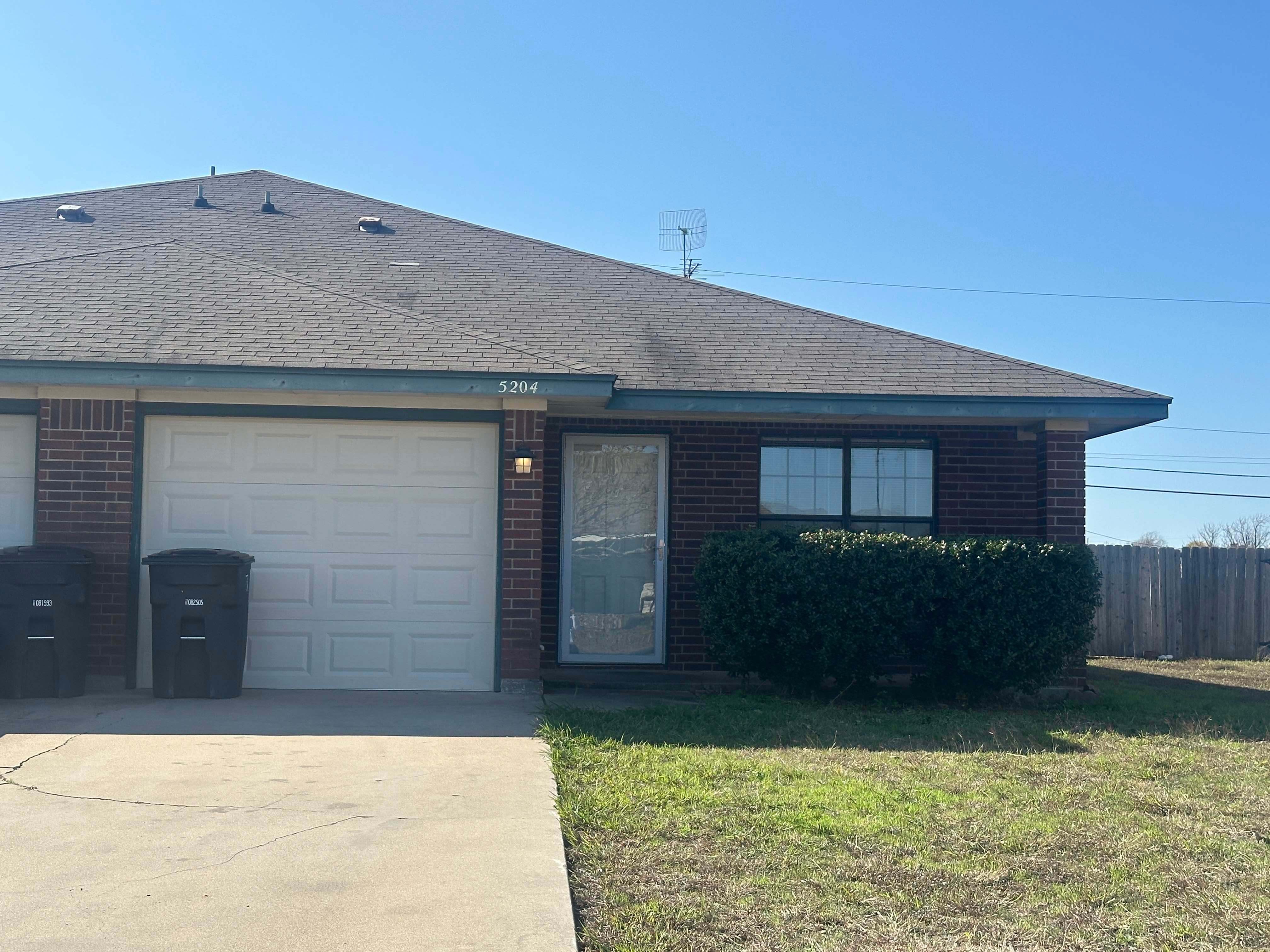 5204 Daybreak Dr – photo 1