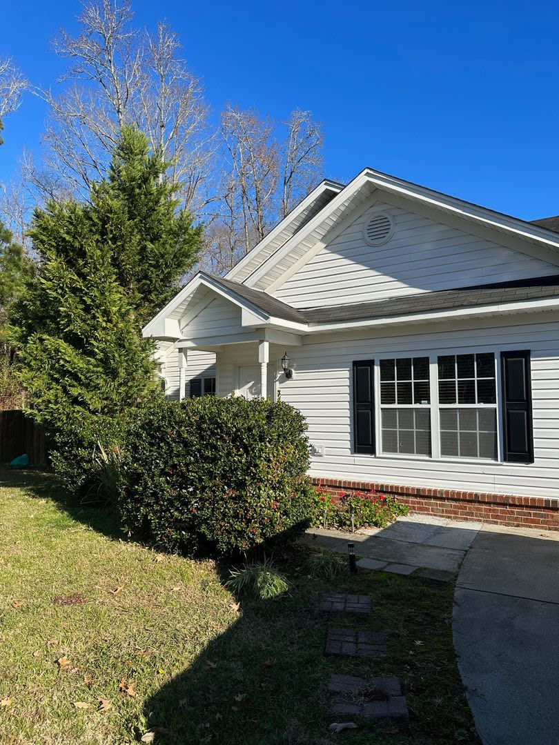 Beautiful 3 Bedroom close to the Oceanfront – photo 1