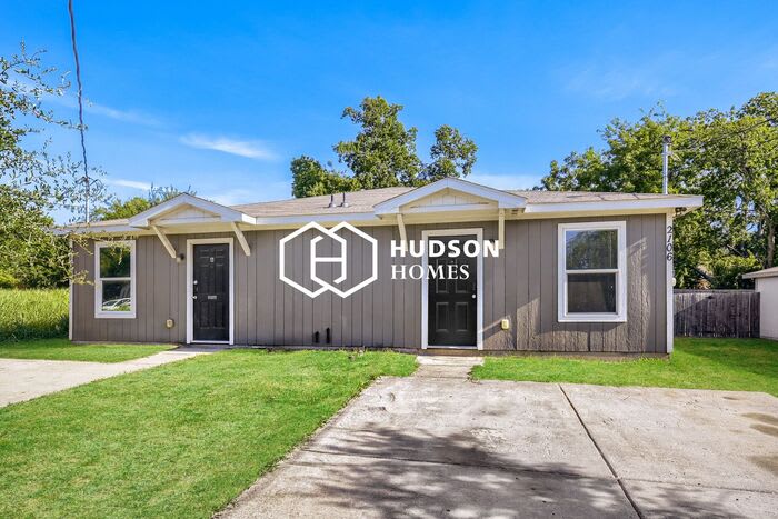 2106 Henry Street – photo 1