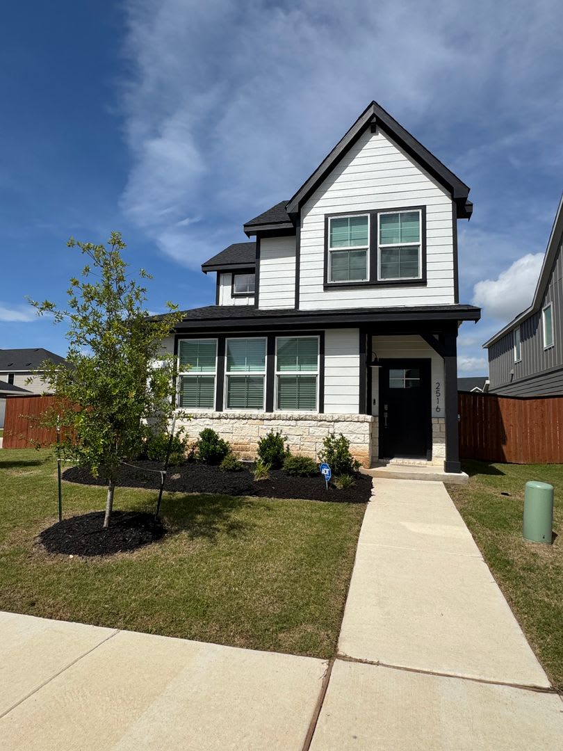 4 BR/2.5BA – photo 1