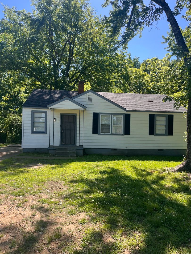 Great Property in quite Neighborhood – photo 1
