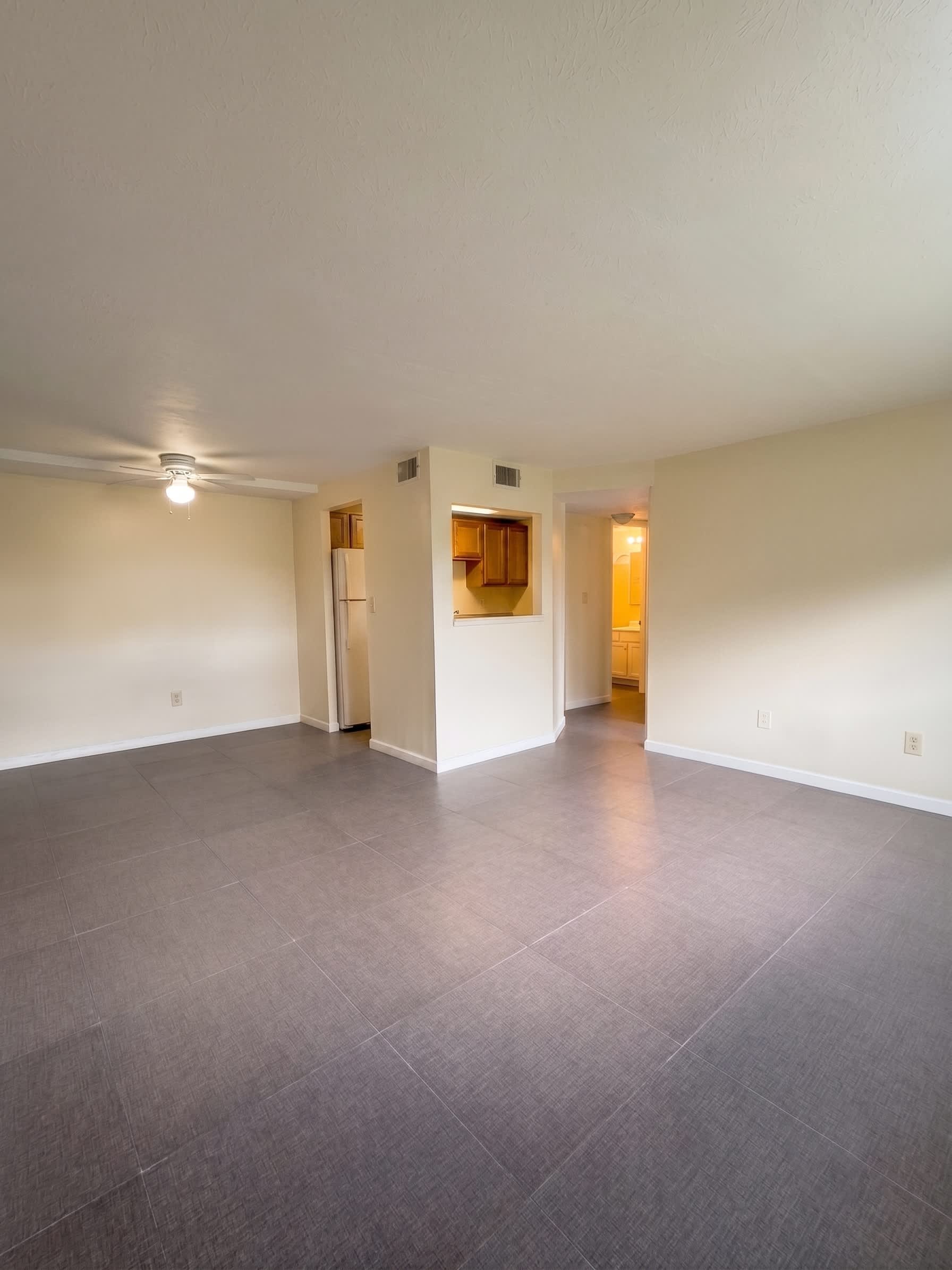 501 Southern Blvd NW Apt. 102 – photo 1 of 12