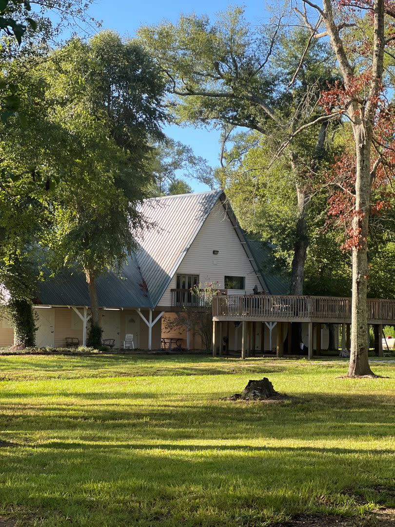 Country Living – photo 1 of 27