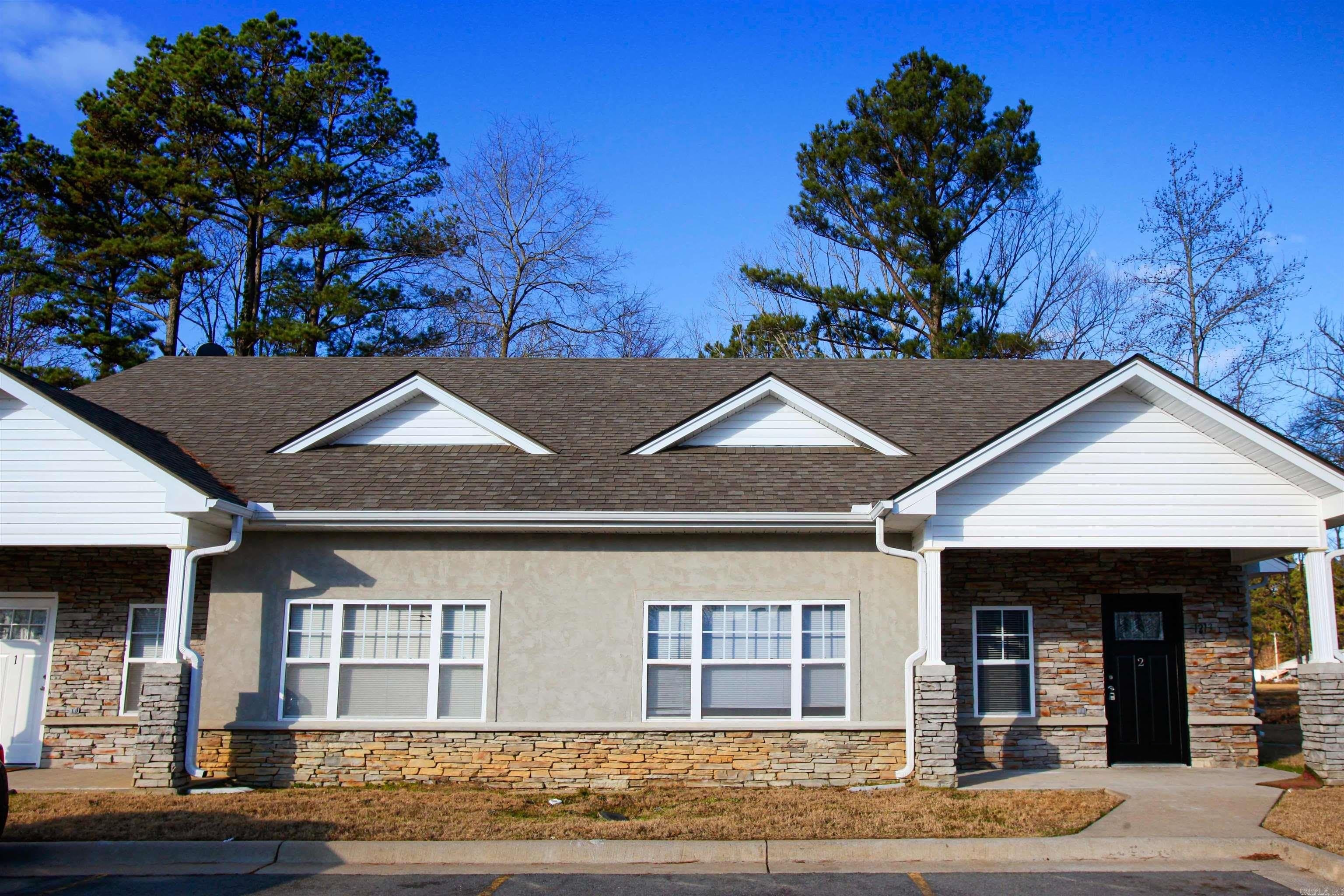 1213 Sadie Drive – photo 1 of 11