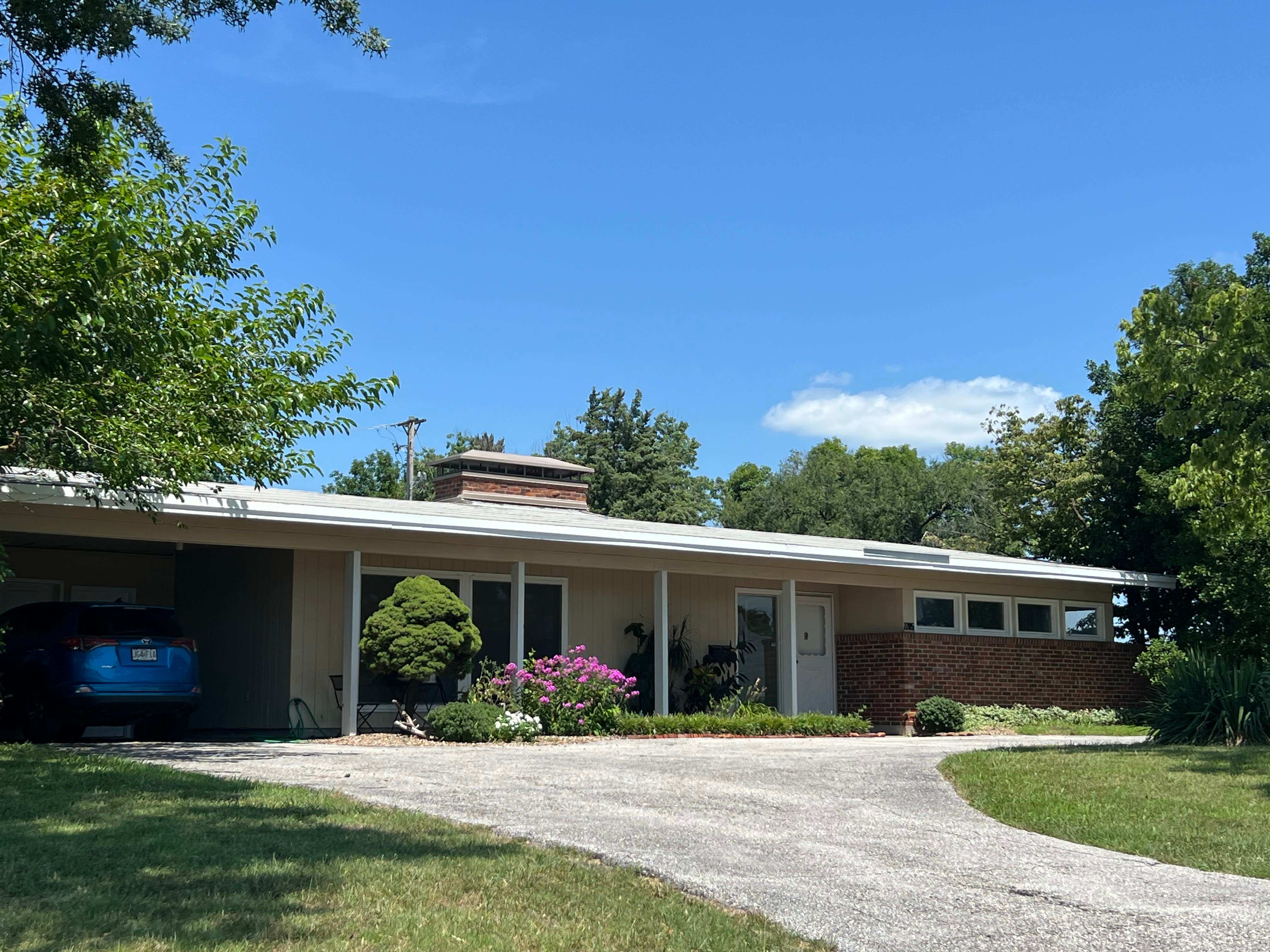 2205 Country Club Dr – photo 1