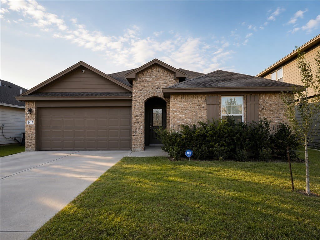 1417 Maverick – photo 1 of 14