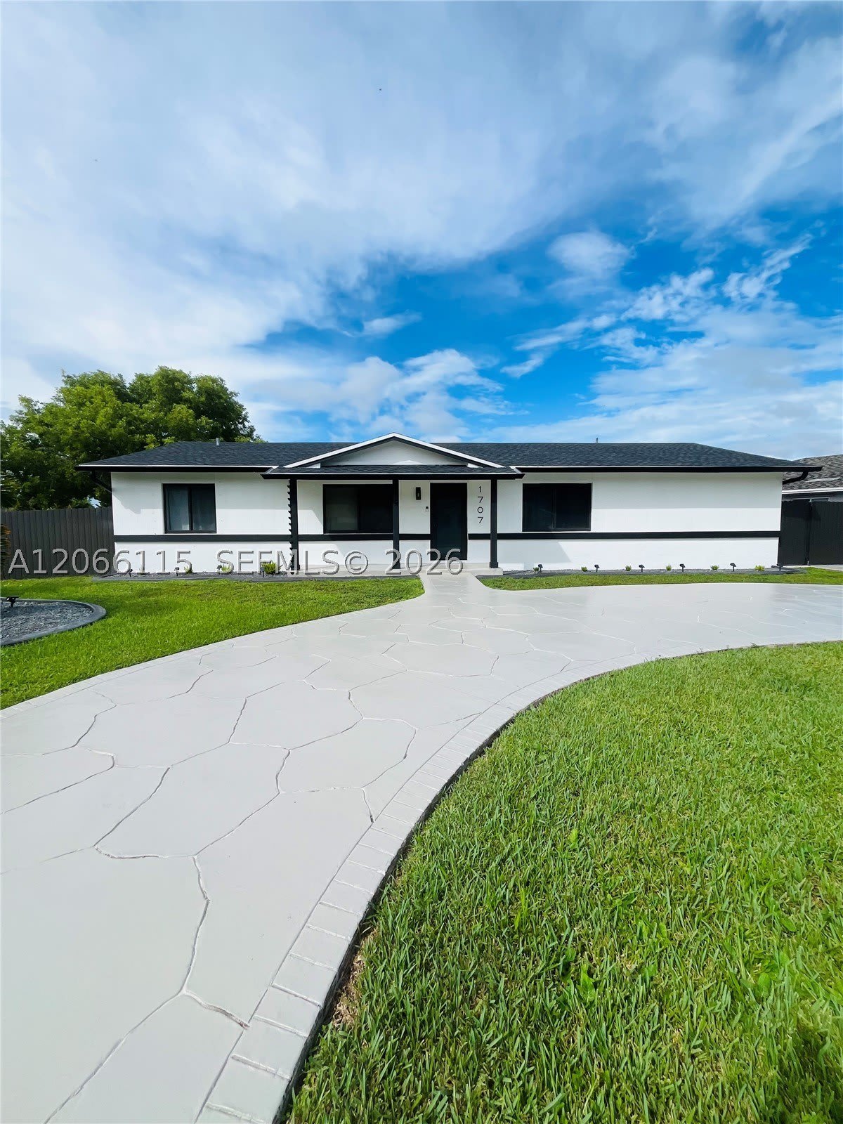 1707 S Curlew Ln – photo 1