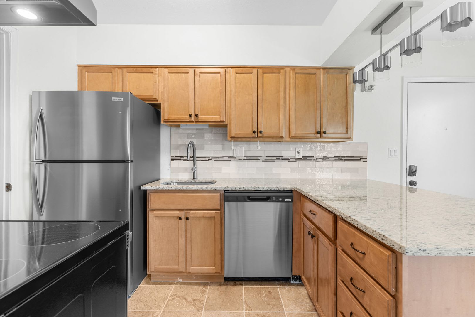 1st month free! Renovated 2B/2B Corner Apartment with Flatiron Views – photo 1