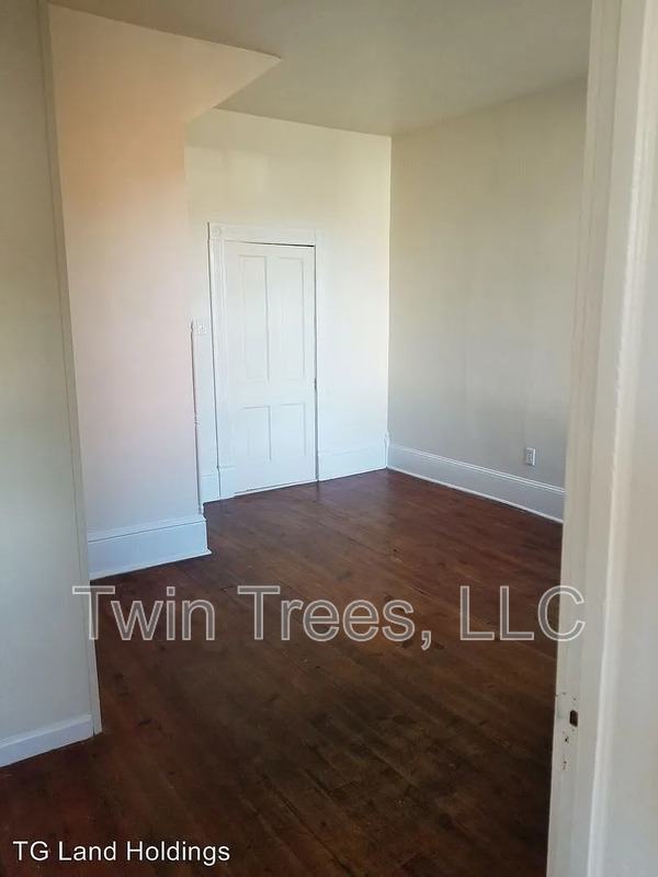 5951 King St – photo 1 of 4
