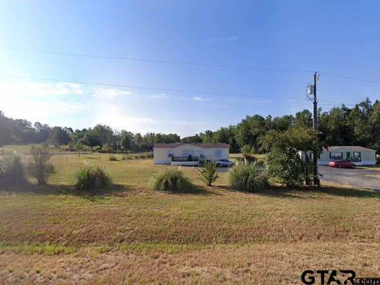 12823 FM 2710 – photo 1