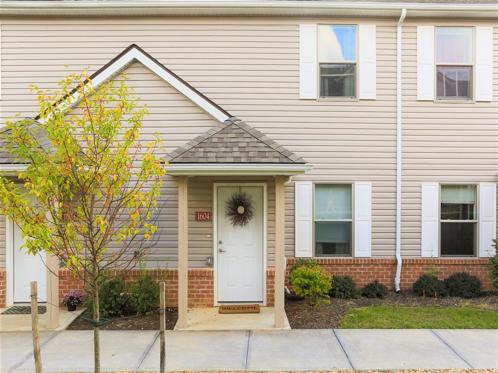 102 Ableview Dr – photo 1 of 128