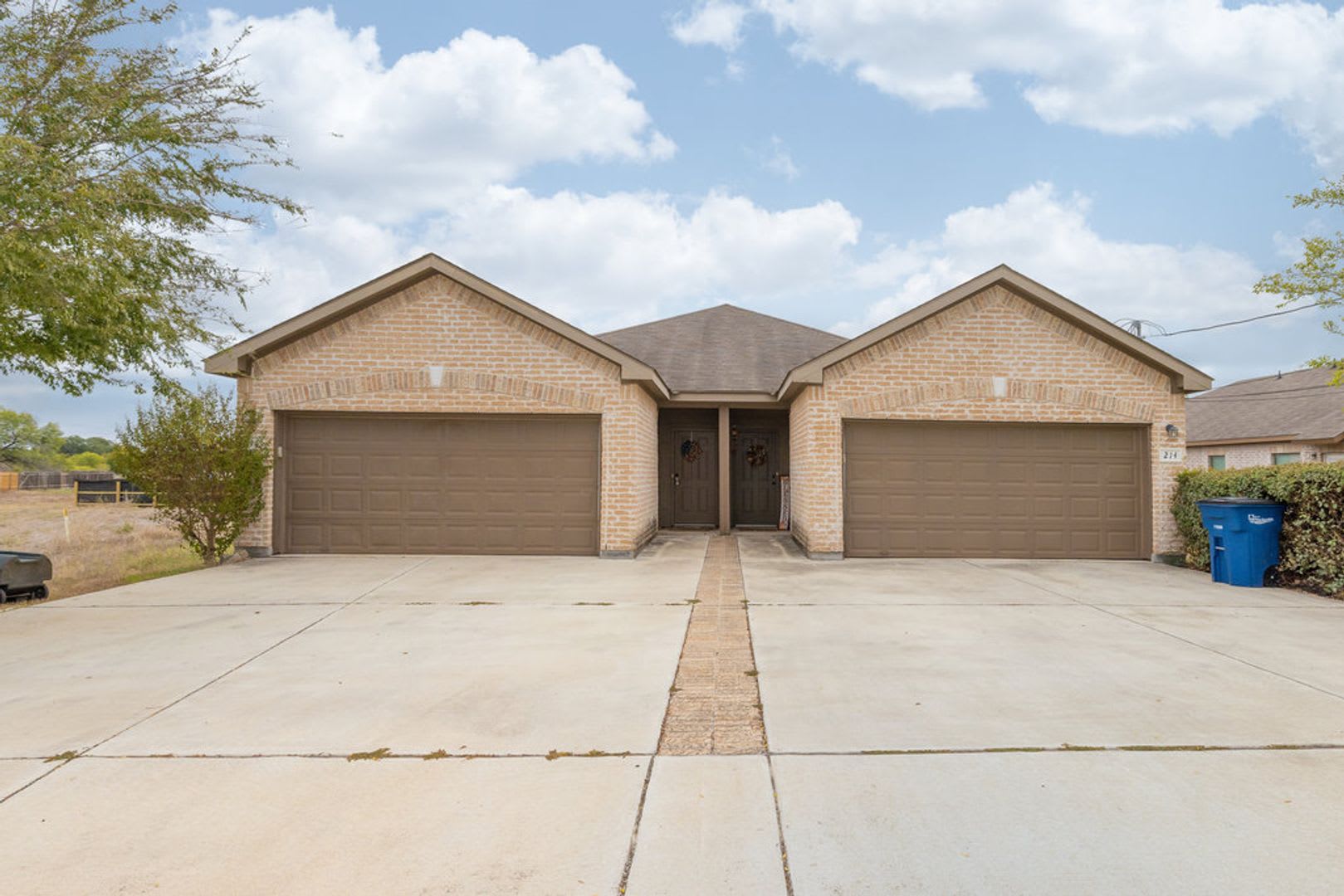 Available Now 3 Bedroom Duplex Located In New Braunfels Texas – photo 1