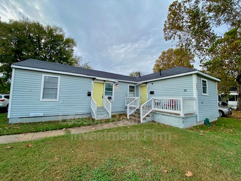 2632 2634 Foster Street – photo 1 of 82