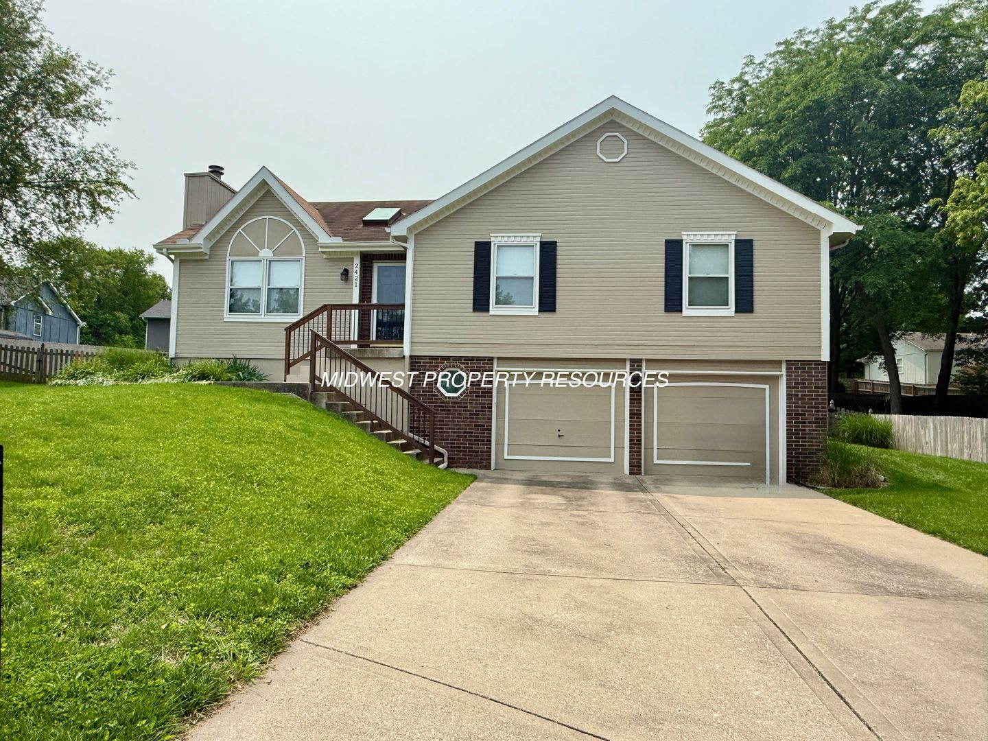 Spacious 3 Bed 2 5 Bath Home With Finished Basement Fenced Yard – photo 1 of 257