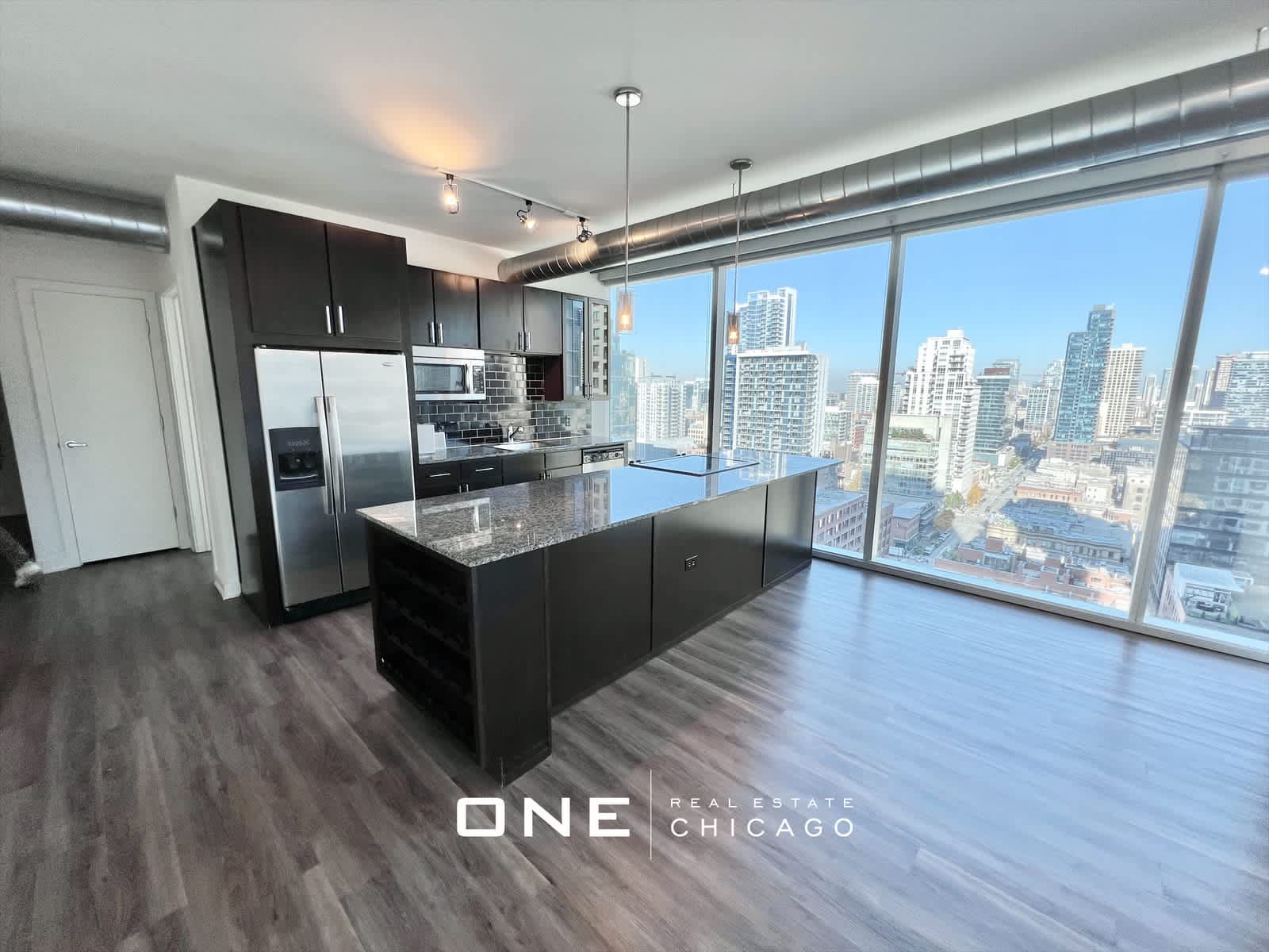 150 W Kinzie St – photo 1