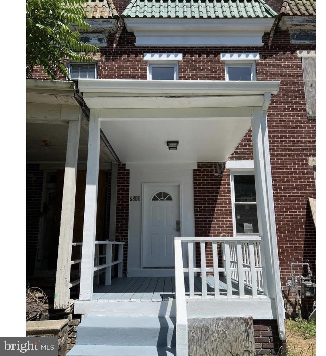 2548 OSWEGO Avenue – photo 1