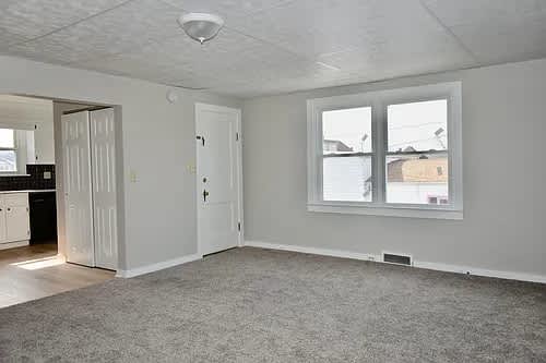 122 S 7th St., Unit B – photo 1 of 7