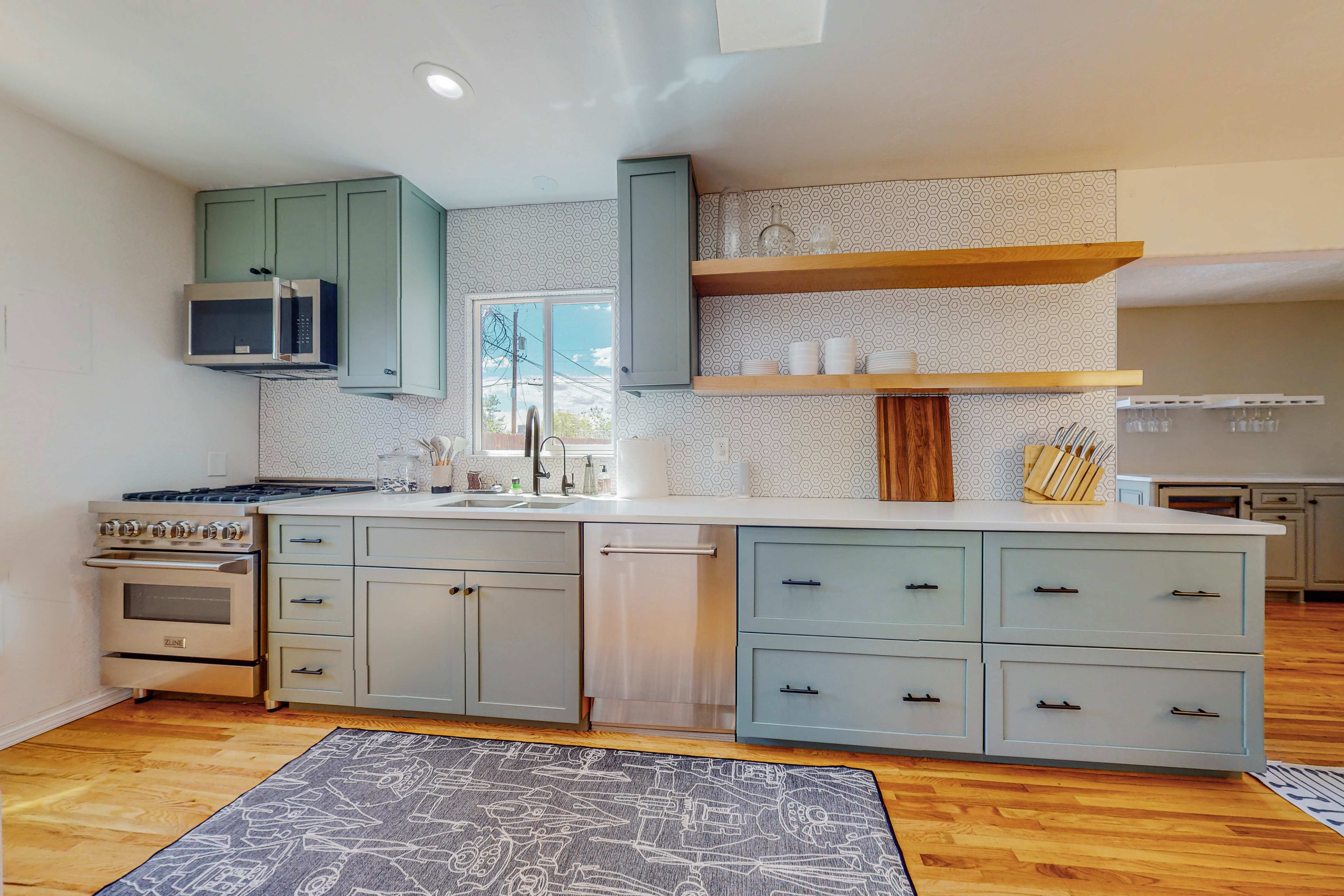 837 Adams St NE – photo 1