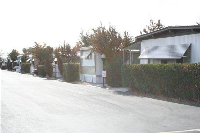 1048 West Rosamond Boulevard – photo 1 of 9