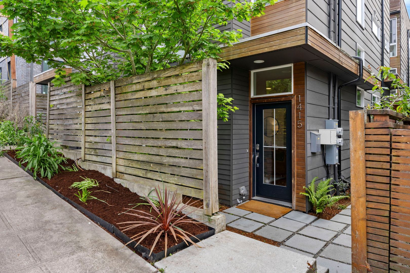 3Bd/2Ba Seattle Townhome – photo 1