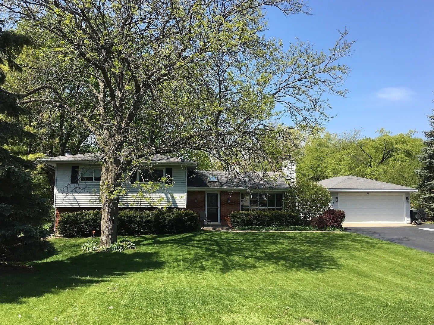 1073 W Elm Street – photo 1
