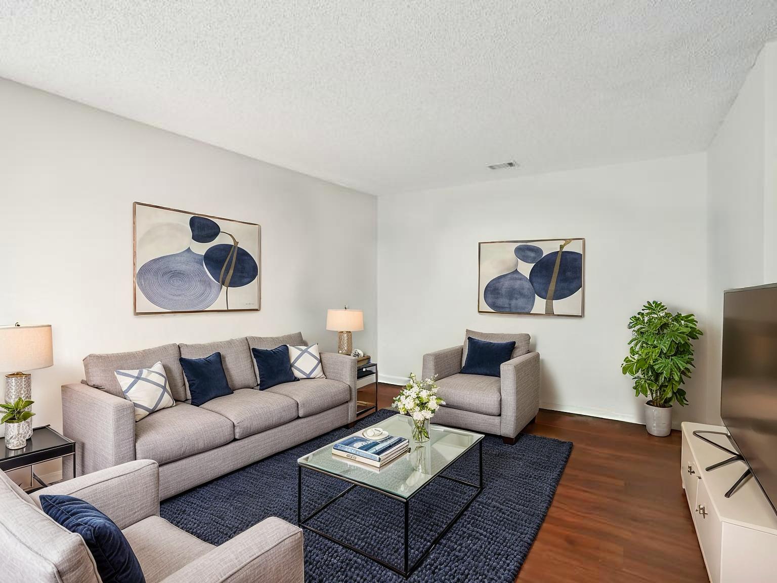 University Ridge Apartments – photo 1