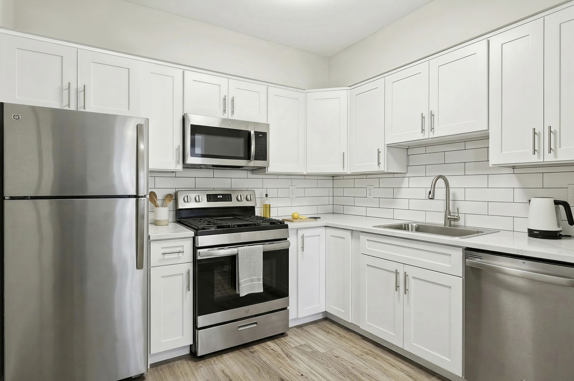 1 Bedroom On 3Rd Floor The Avenues – photo 1