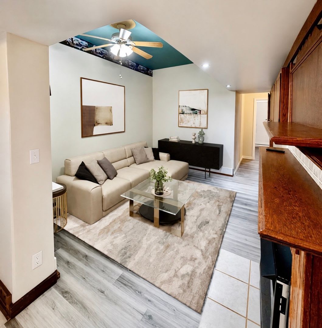 2422 Main St (LO) – photo 1
