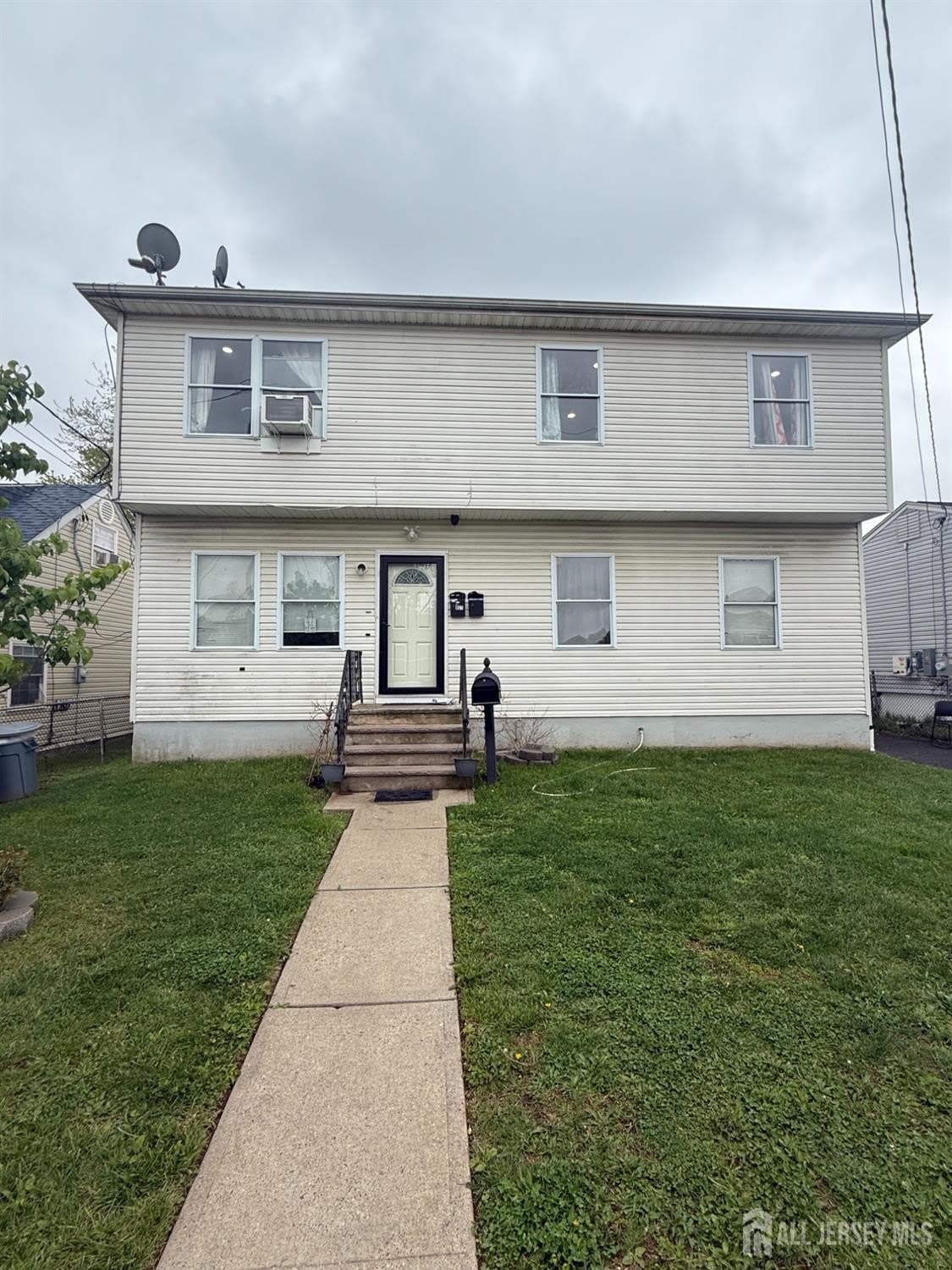 17 Spruce Street – photo 1 of 12