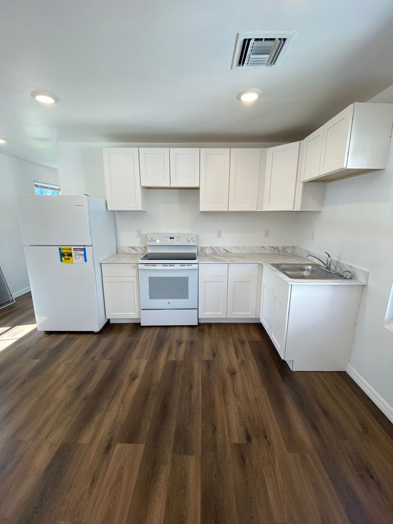 Move In Today with Ease — Only First Month’s Rent + Security Deposit Needed! – photo 1