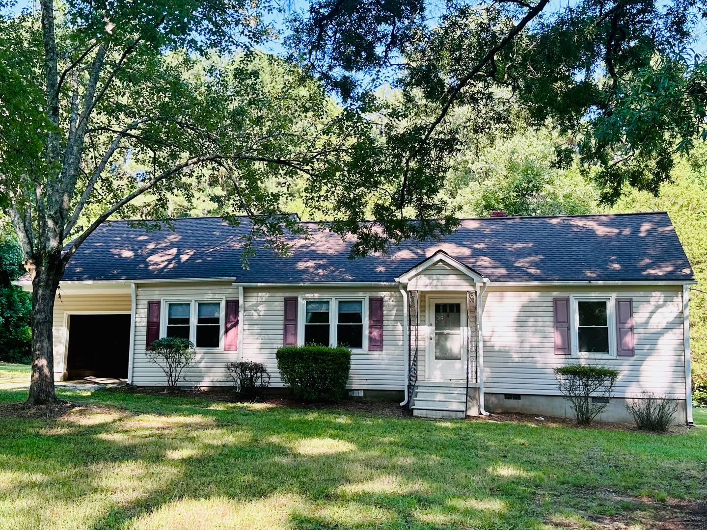 3 Bedroom House on One Acre of Land! – photo 1