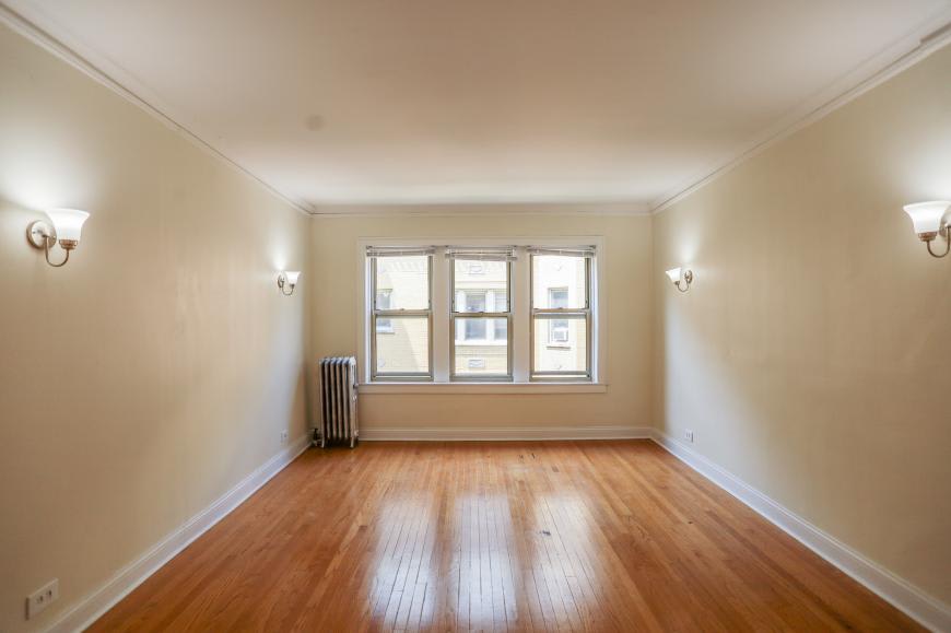 2408 W Lunt – photo 1
