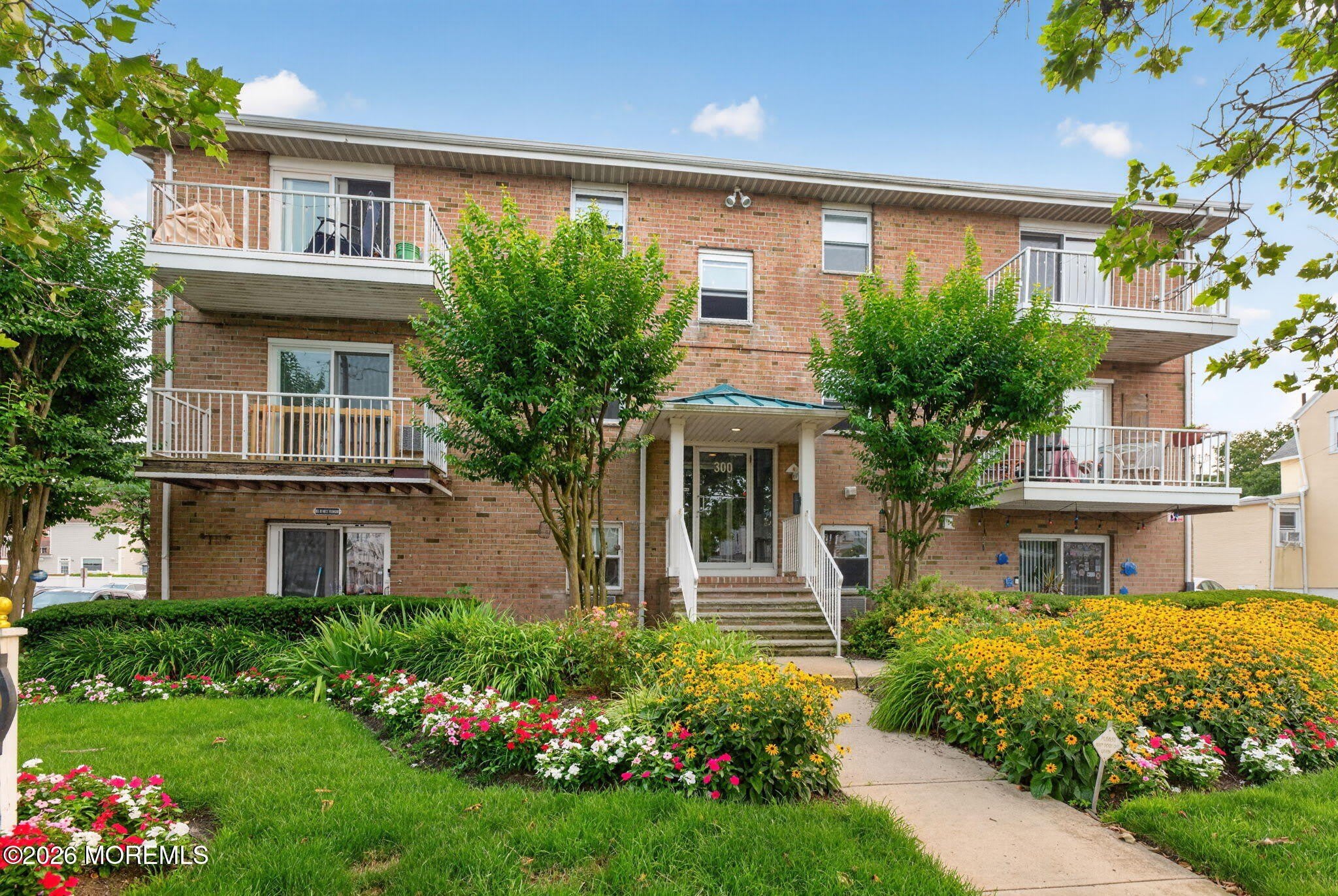 300 7th Avenue – photo 1