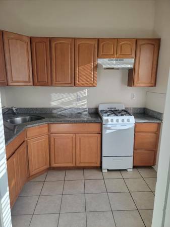 729 Jones Street – photo 1
