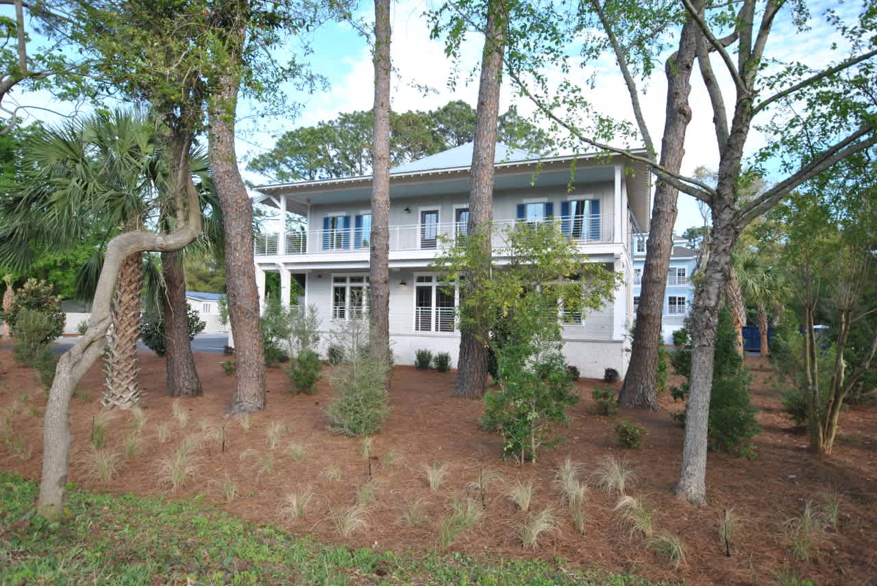 3 Burkes Beach Road – photo 1 of 18