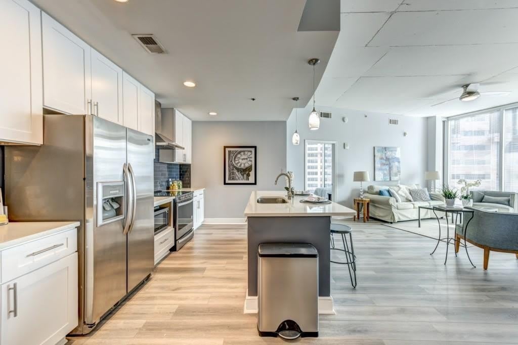 950 W Peachtree Street Nw – photo 1