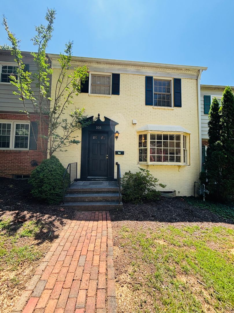 3 Bedroom 2.5 Bath Townhouse – photo 1