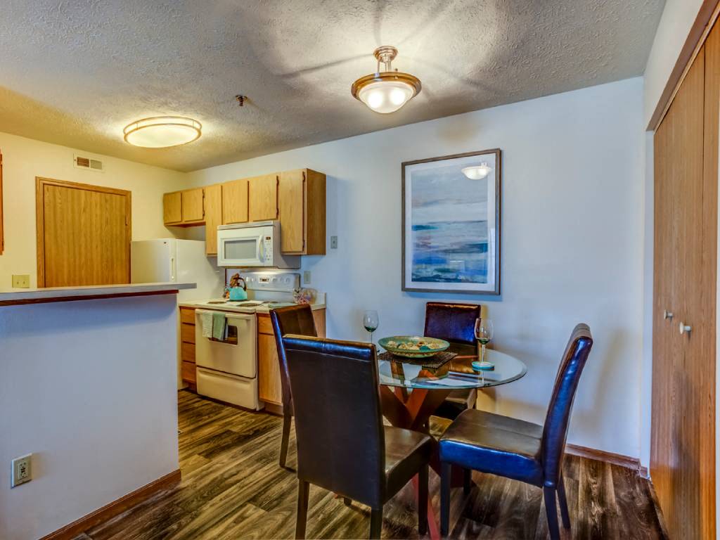 Lake Forest Apartments – photo 1 of 20