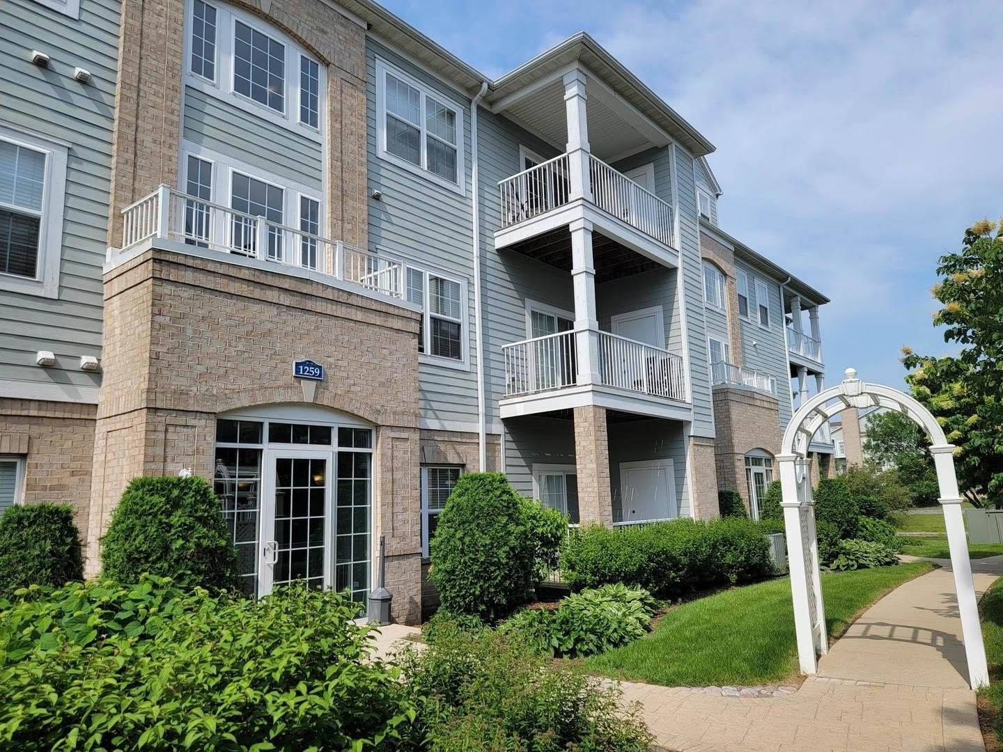 1259 W Lake Street – photo 1 of 13