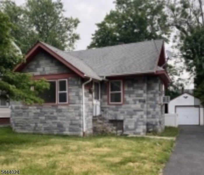 1137 Charlotte Pl