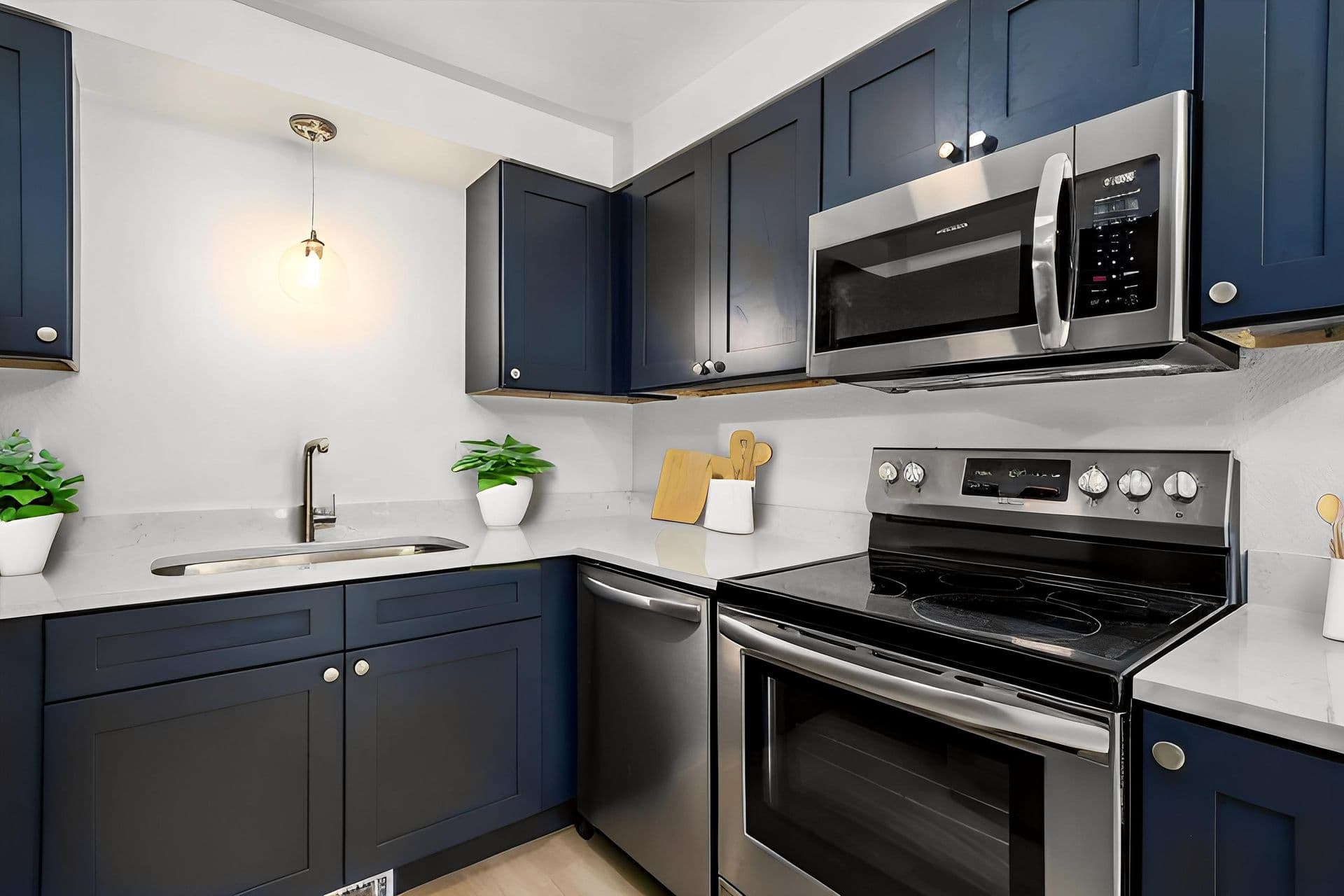 Juniper West – photo 1