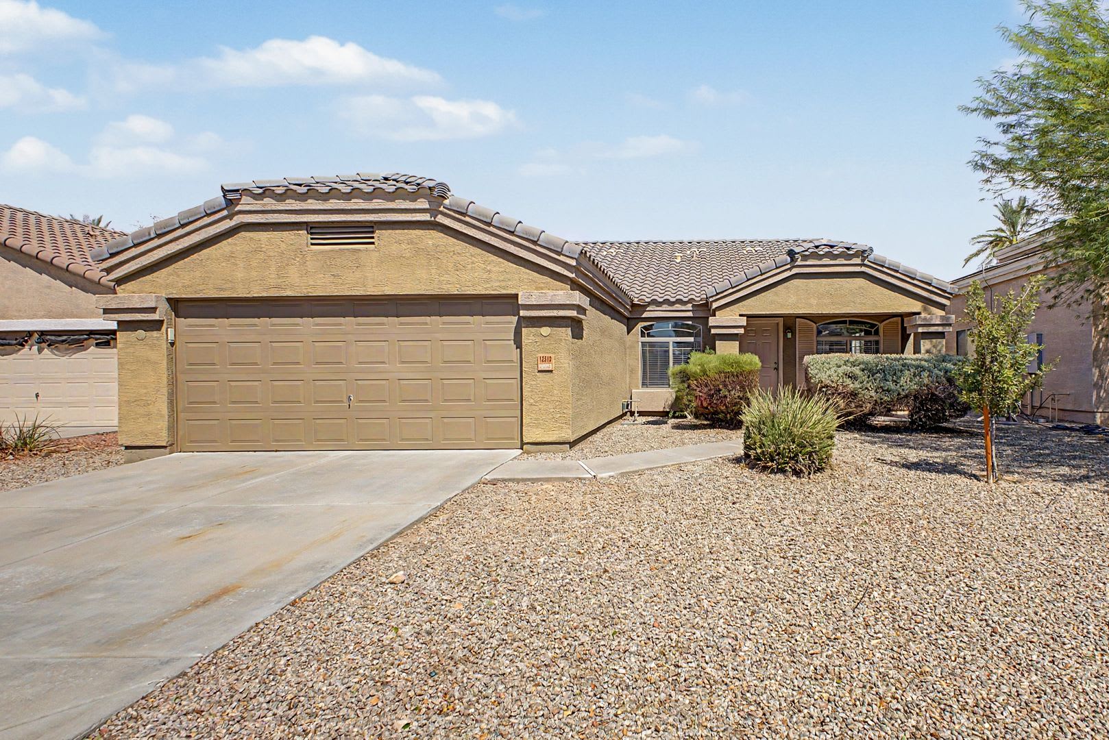 Remodeled 4 Bedroom El Mirage Home for Rent! – photo 1 of 33